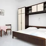 بيت ضيافة 7991b